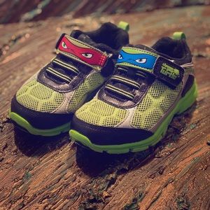 Stride Rite TNMT Light Up Size 7 7M 7C Toddler